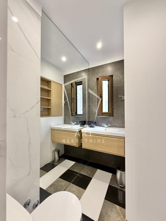 Stan na prodaju u Beogradu, Knez Mihailova, jednosoban, 30m2, cena 175000 evra