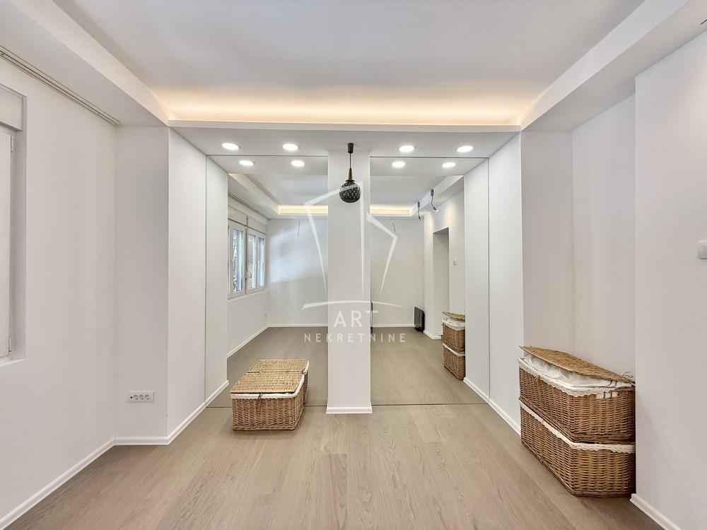 Stan na prodaju u Beogradu, Knez Mihailova, jednosoban, 30m2, cena 175000 evra