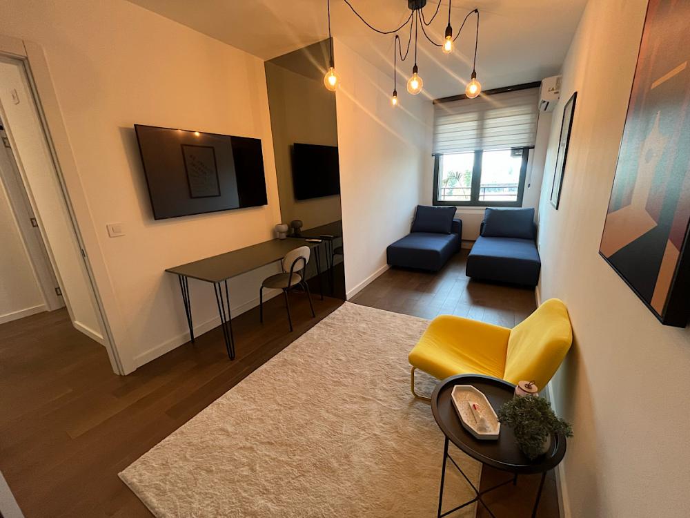 Stan na prodaju u Beogradu, Novi Beograd, trosoban, 82m2, cena 379000 evra