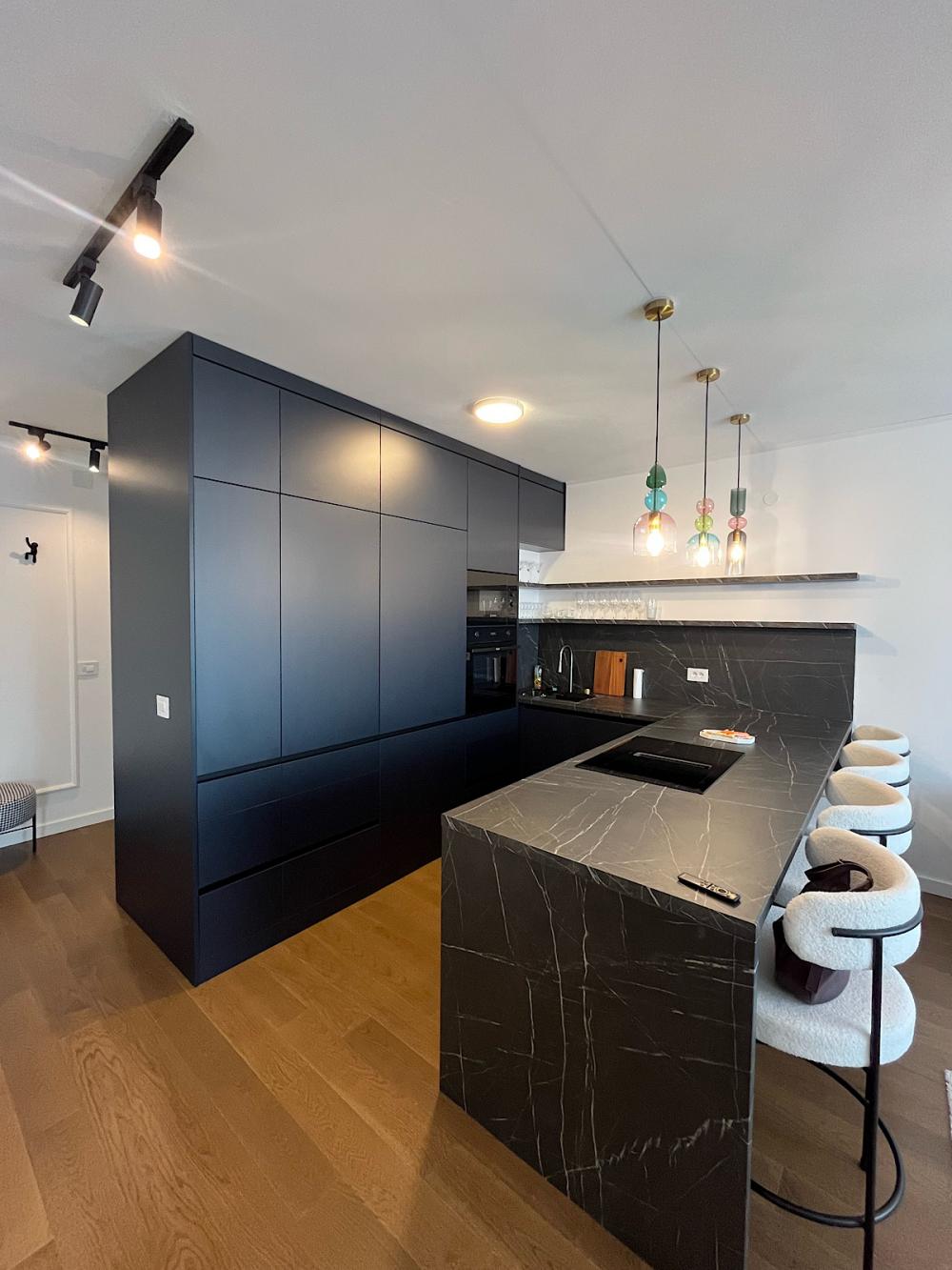 Stan na prodaju u Beogradu, Novi Beograd, trosoban, 82m2, cena 379000 evra