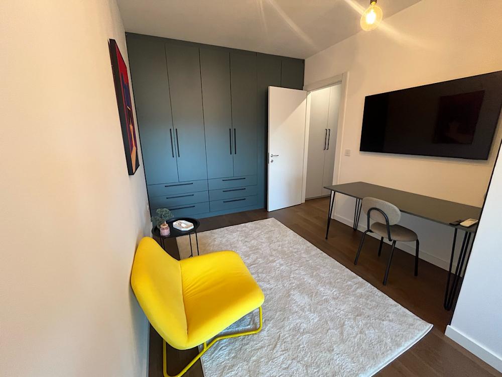 Stan na prodaju u Beogradu, Novi Beograd, trosoban, 82m2, cena 379000 evra