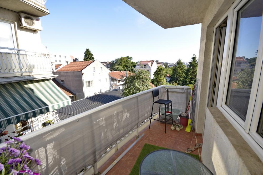 Stan na prodaju u Beogradu, Voždovac, jednoiposoban, 44m2, cena 168000 evra