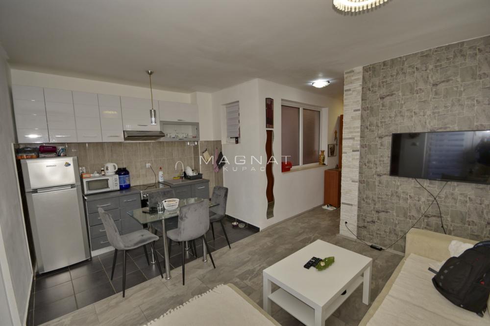 Stan na prodaju u Beogradu, Voždovac, jednoiposoban, 44m2, cena 168000 evra