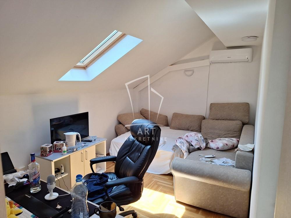 Stan na prodaju u Beogradu, Cvetkova pijaca, dvosoban, 47m2, cena 201600 evra