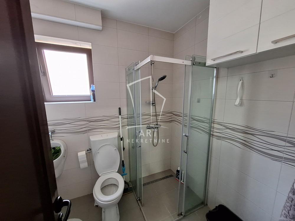 Stan na prodaju u Beogradu, Cvetkova pijaca, dvosoban, 70m2, cena 245000 evra