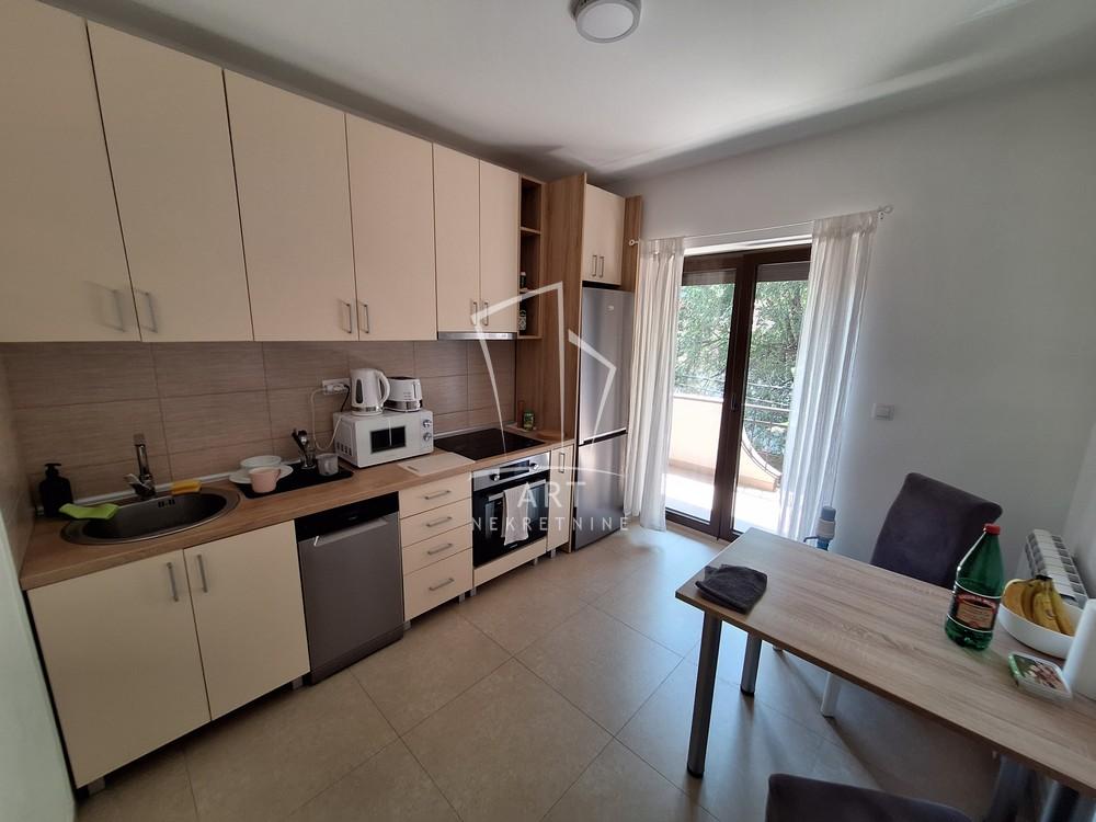 Stan na prodaju u Beogradu, Cvetkova pijaca, dvosoban, 70m2, cena 245000 evra