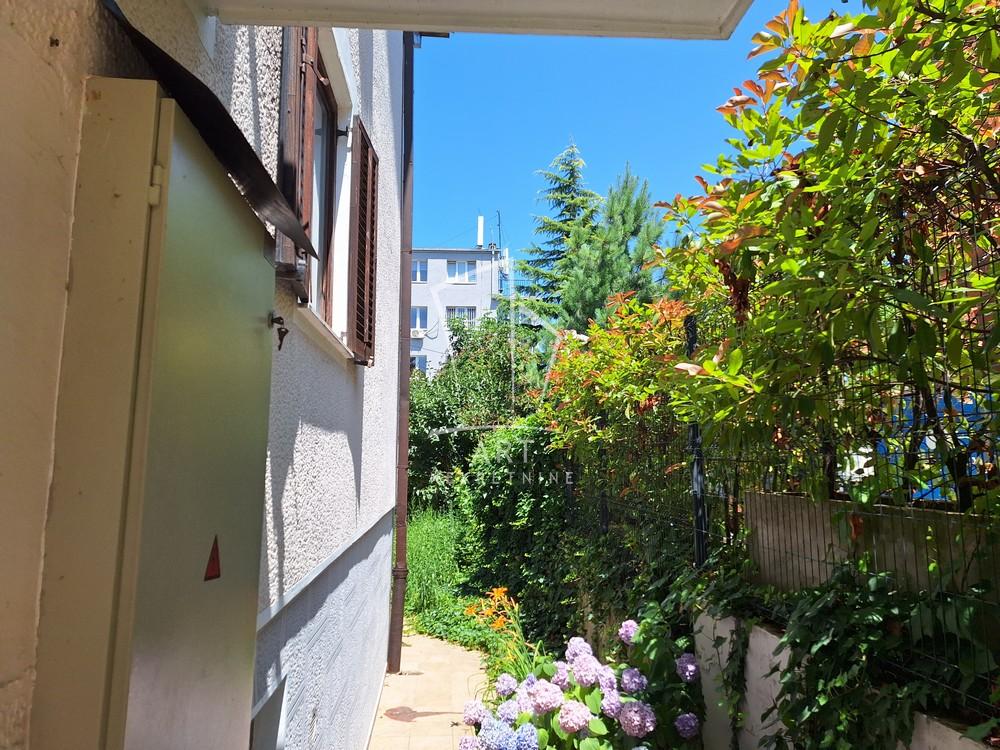 Stan na prodaju u Beogradu, Cvetkova pijaca, dvosoban, 70m2, cena 245000 evra