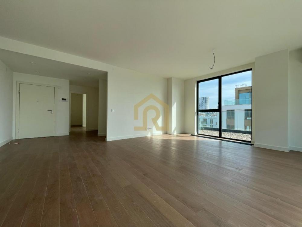 Stan na prodaju u Beogradu, Beograd na vodi, 222m2, cena 966961 evra