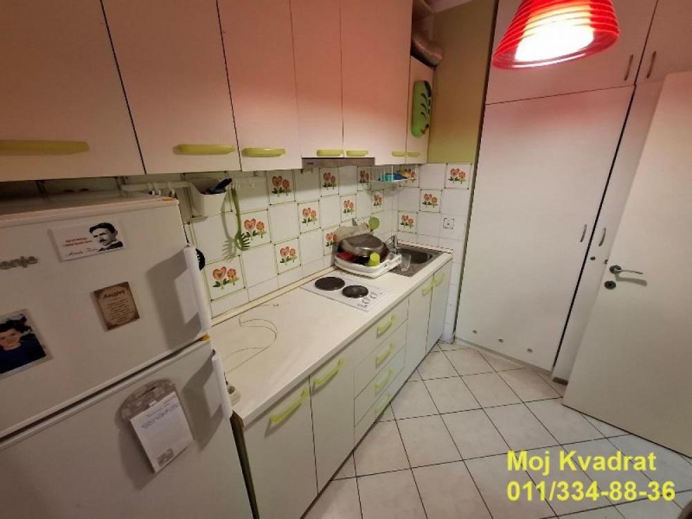 Stan na prodaju u Beogradu, Bežanijska kosa, jednoiposoban, 43m2, cena 150000 evra