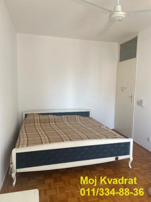 Stan na prodaju u Beogradu, Novi Beograd blok 62, dvoiposoban, 81m2, cena 225000 evra