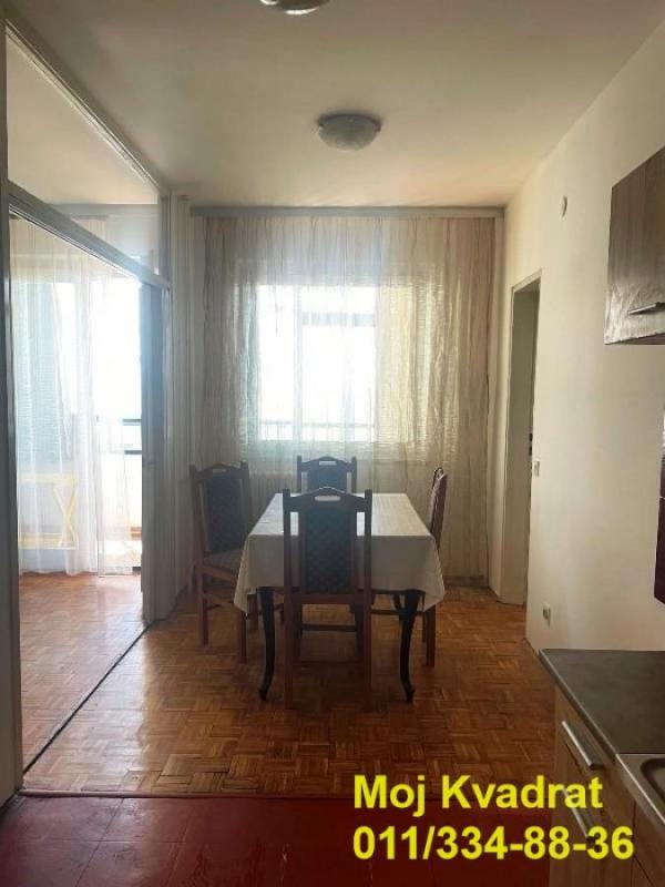Stan na prodaju u Beogradu, Novi Beograd blok 62, dvoiposoban, 81m2, cena 225000 evra