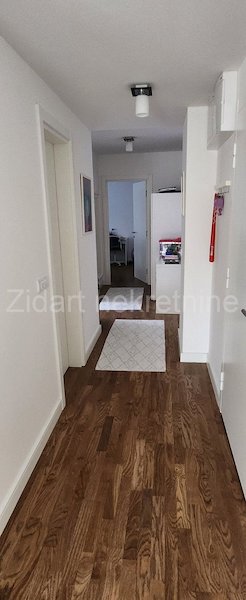 Stan na prodaju u Beogradu, Donji grad, trosoban, 77m2, cena 229000 evra