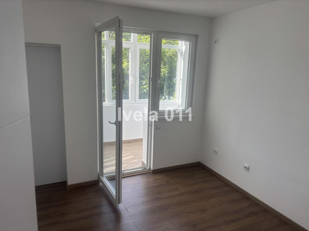 Stan na prodaju u Beogradu, Cvetkova pijaca, dvoiposoban, 66m2, cena 219000 evra
