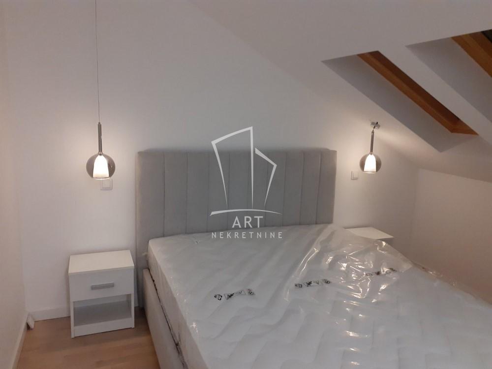 Stan na prodaju u Beogradu, Vračar, trosoban, 80m2, cena 340000 evra