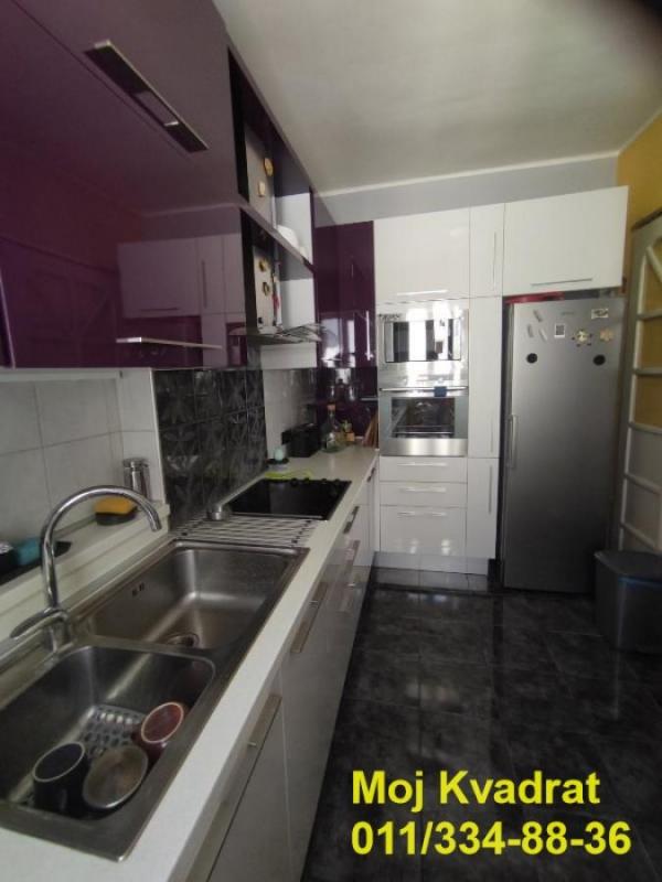 Stan na prodaju u Beogradu, Beograd (centar), cetvorosoban, 78m2, cena 350000 evra