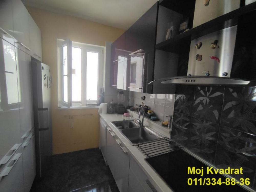 Stan na prodaju u Beogradu, Beograd (centar), cetvorosoban, 78m2, cena 350000 evra