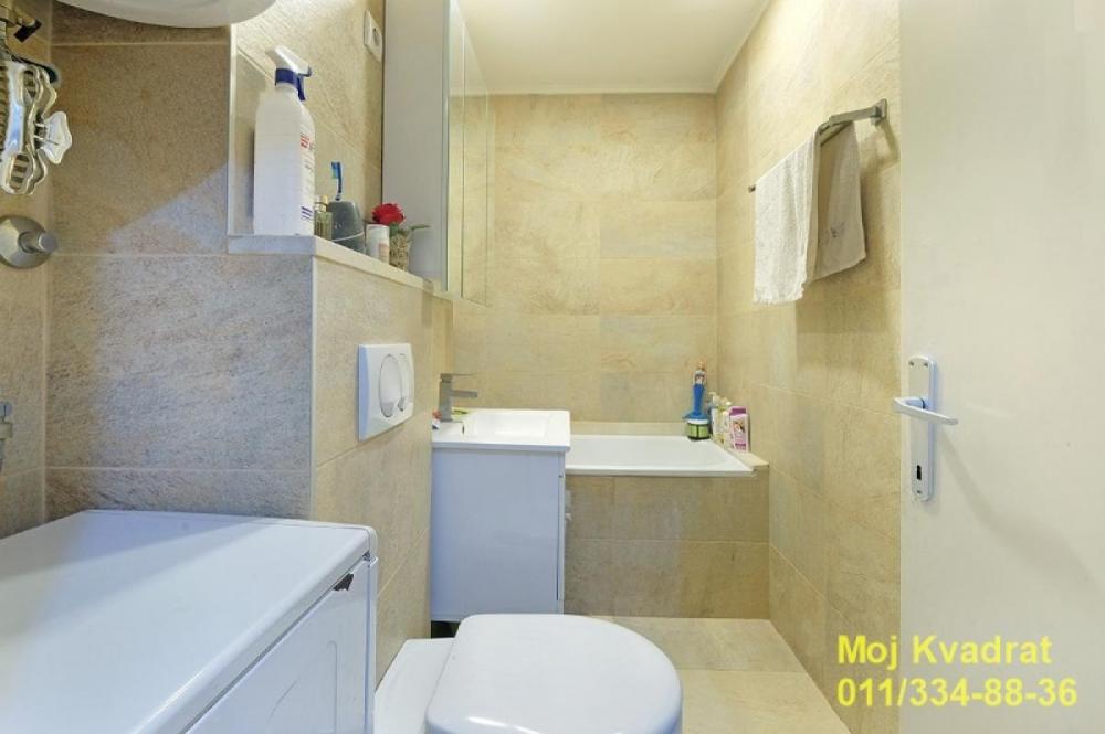 Stan na prodaju u Beogradu, Vukov spomenik, cetvorosoban, 95m2, cena 286000 evra