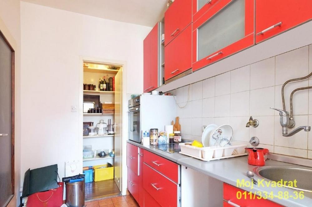 Stan na prodaju u Beogradu, Vukov spomenik, cetvorosoban, 95m2, cena 286000 evra
