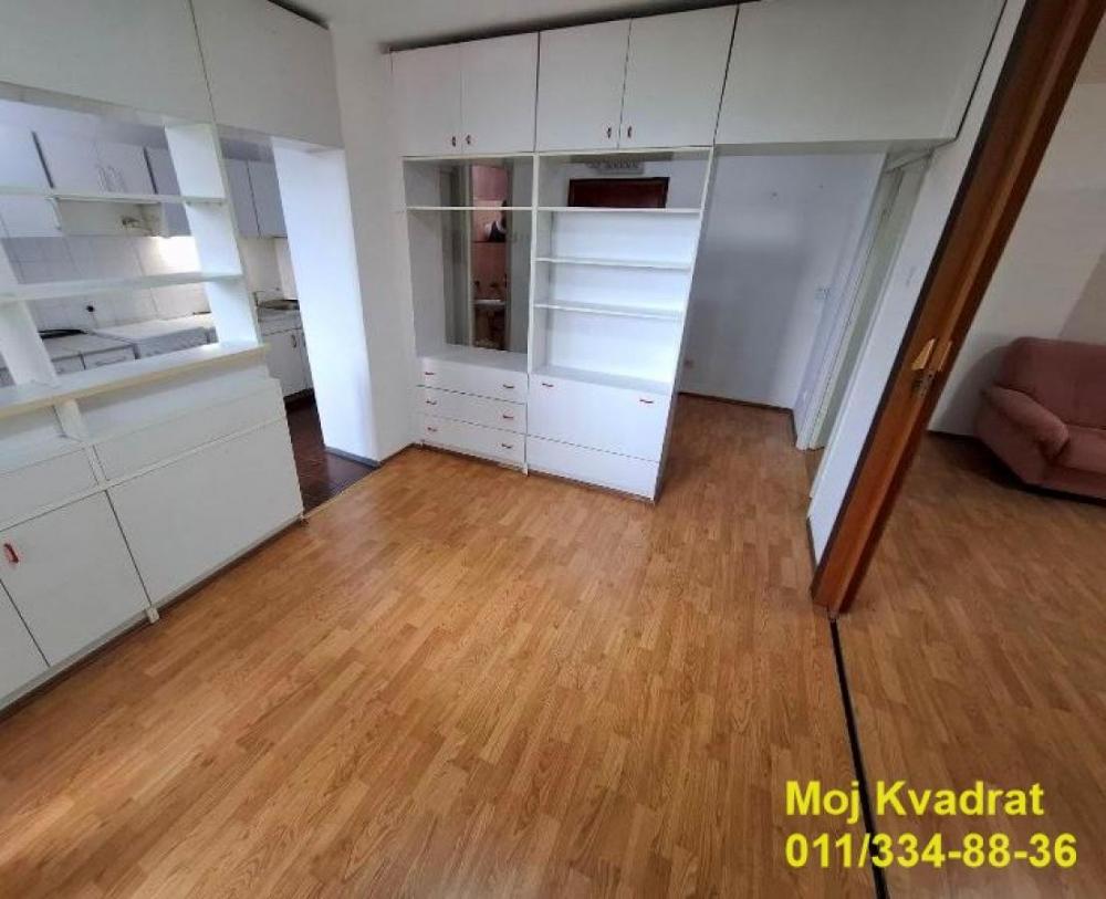 Stan na prodaju u Beogradu, Cerak, troiposoban, 87m2, cena 196500 evra