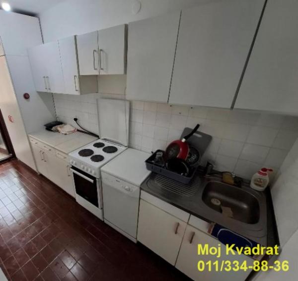 Stan na prodaju u Beogradu, Cerak, troiposoban, 87m2, cena 196500 evra