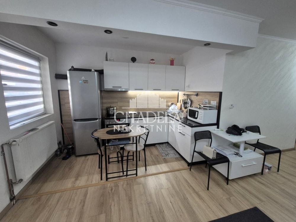 Stan na prodaju u Beogradu, Rakovica, jednoiposoban, 46m2, cena 75000 evra