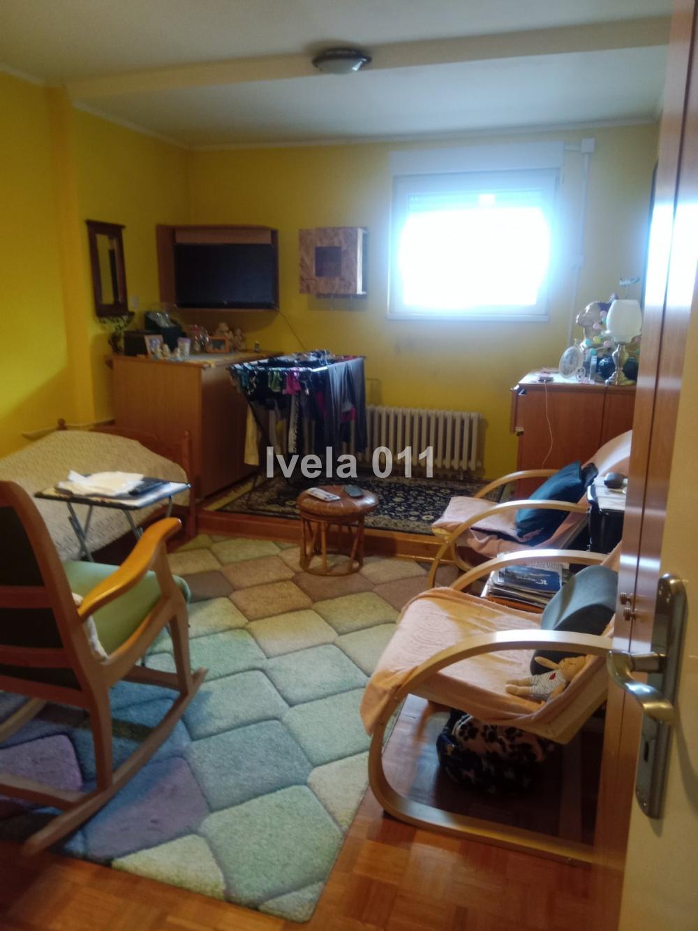 Stan na prodaju u Beogradu, Činovnička kolonija, dvoiposoban, 69m2, cena 185990 evra
