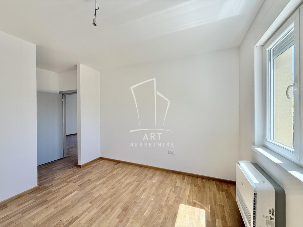 Stan na prodaju u Beogradu, Mirijevo, trosoban, 75m2, cena 157500 evra