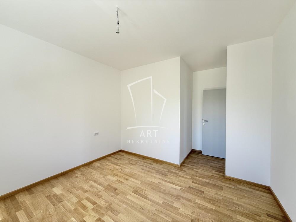 Stan na prodaju u Beogradu, Mirijevo, trosoban, 75m2, cena 157500 evra
