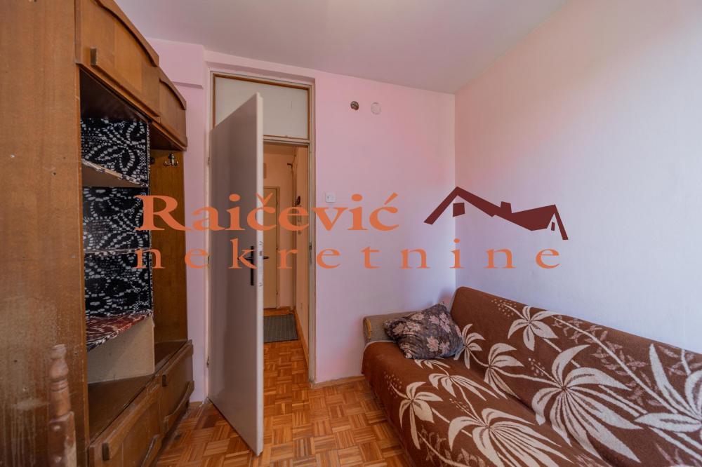 Stan na prodaju u Beogradu, Novi Beograd blok 62, dvoiposoban, 63m2, cena 171000 evra