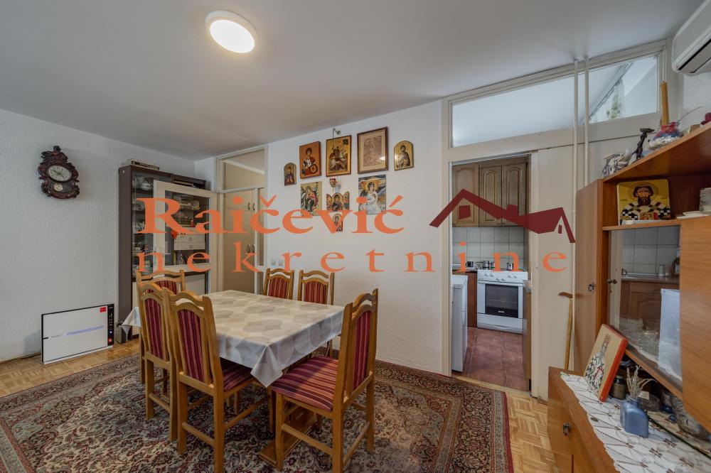 Stan na prodaju u Beogradu, Novi Beograd blok 62, dvoiposoban, 78m2, cena 210000 evra
