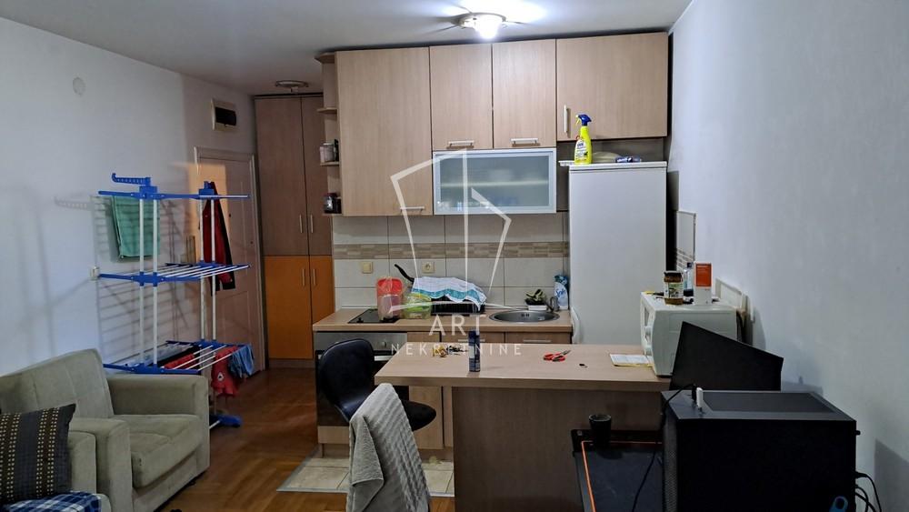 Stan na prodaju u Beogradu, Novi Grad, 26m2, cena 75000 evra