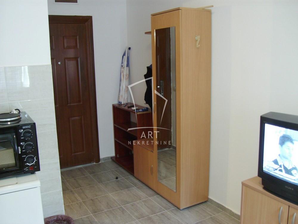 Stan na prodaju u Beogradu, Karaburma, 20m2, cena 87000 evra