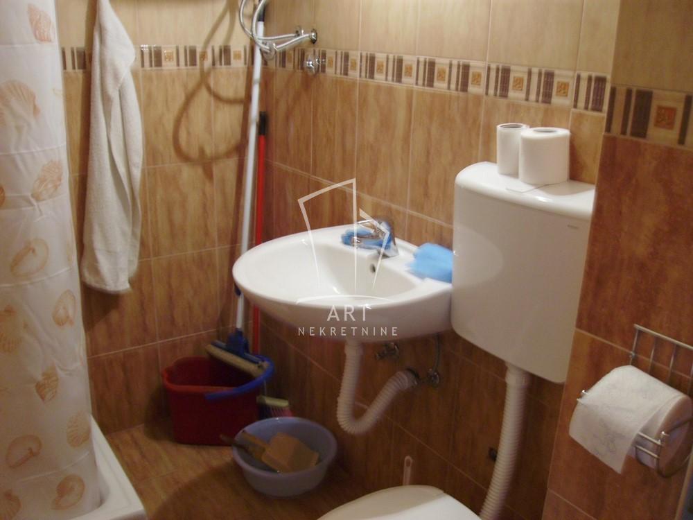 Stan na prodaju u Beogradu, Karaburma, 20m2, cena 87000 evra