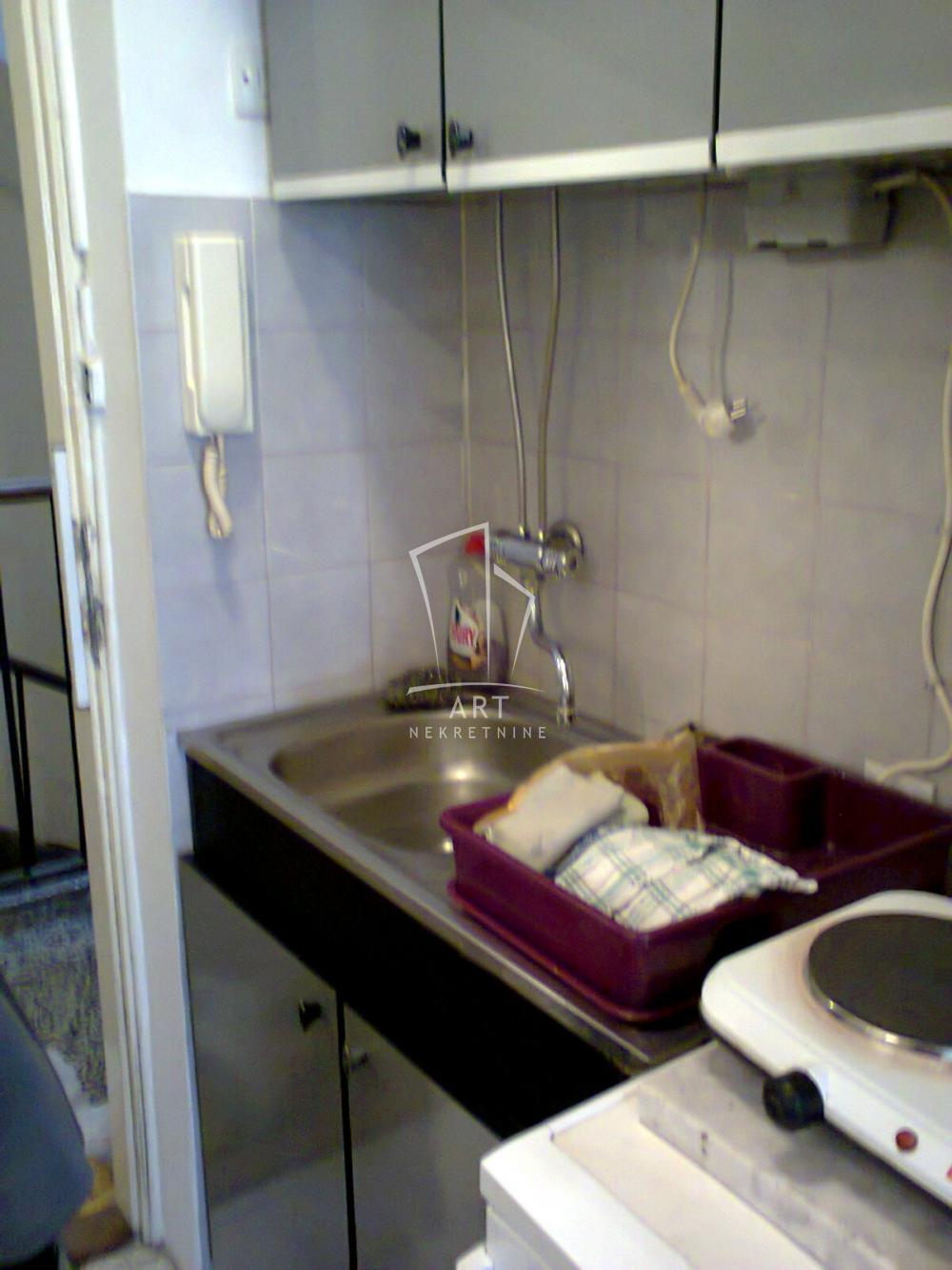 Stan na prodaju u Beogradu, Banovo brdo, 19m2, cena 92000 evra