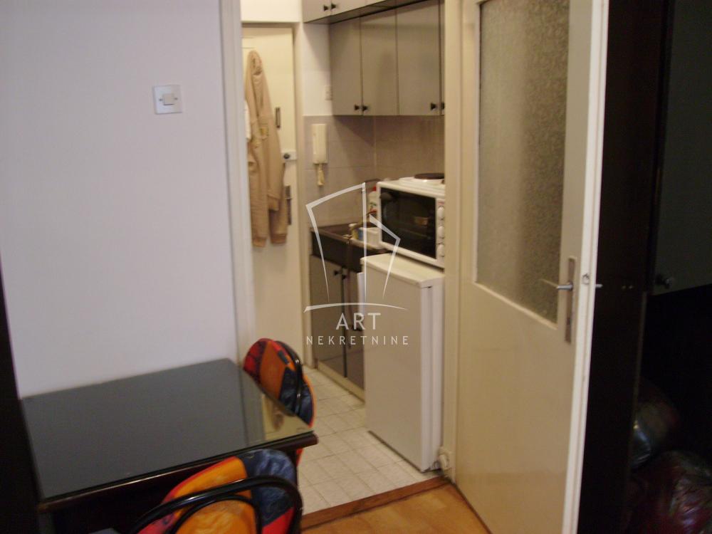 Stan na prodaju u Beogradu, Banovo brdo, 19m2, cena 92000 evra