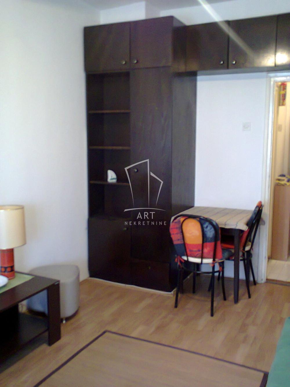 Stan na prodaju u Beogradu, Banovo brdo, 19m2, cena 92000 evra