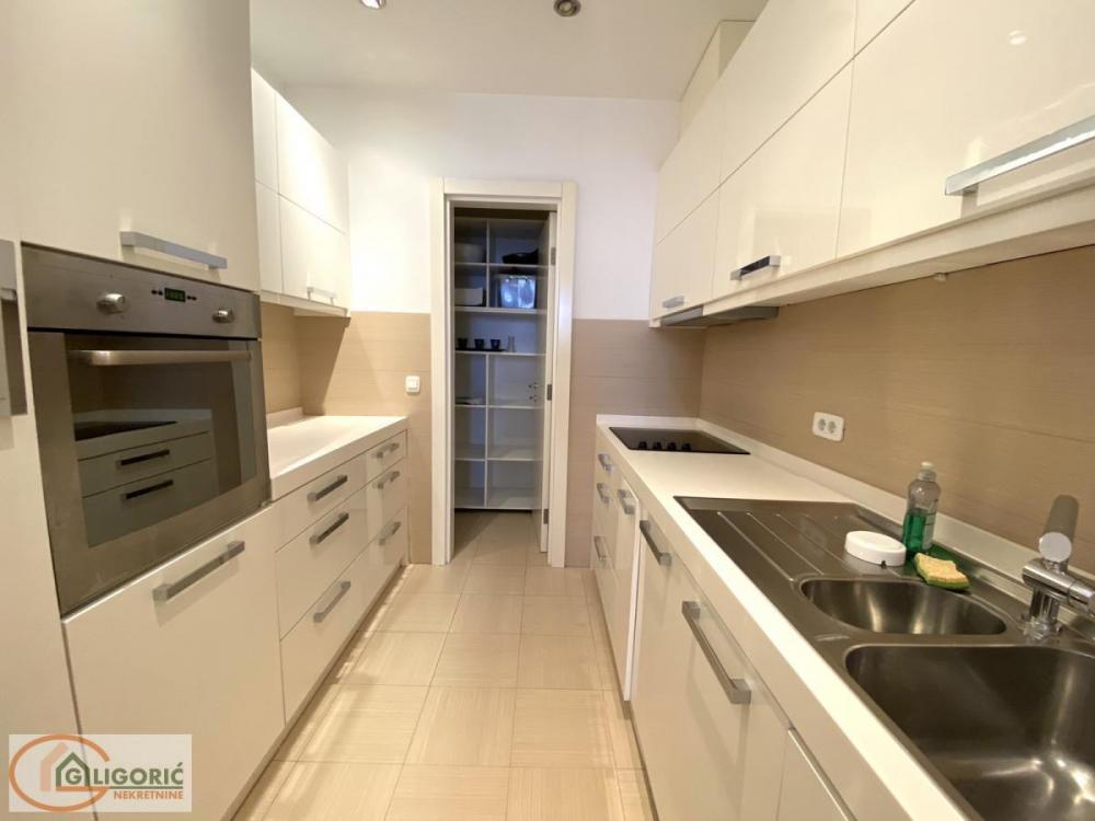 Stan na prodaju u Beogradu, Dorćol, trosoban, 122m2, cena 715000 evra
