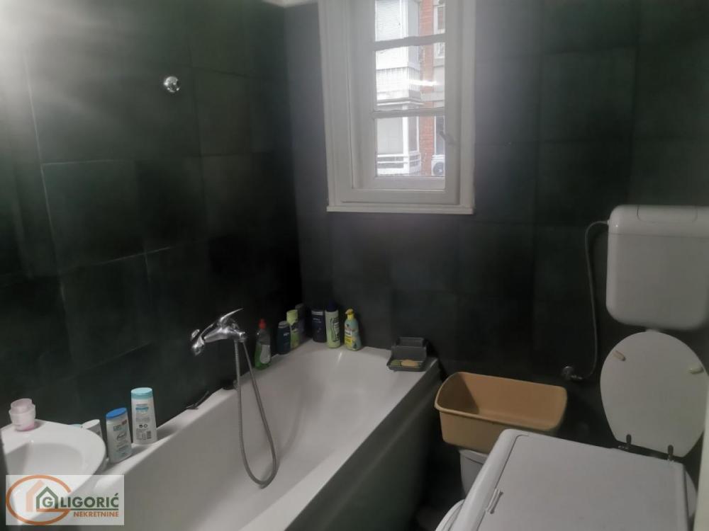 Stan na prodaju u Beogradu, Bulevar kralja Aleksandra, troiposoban, 90m2, cena 250000 evra