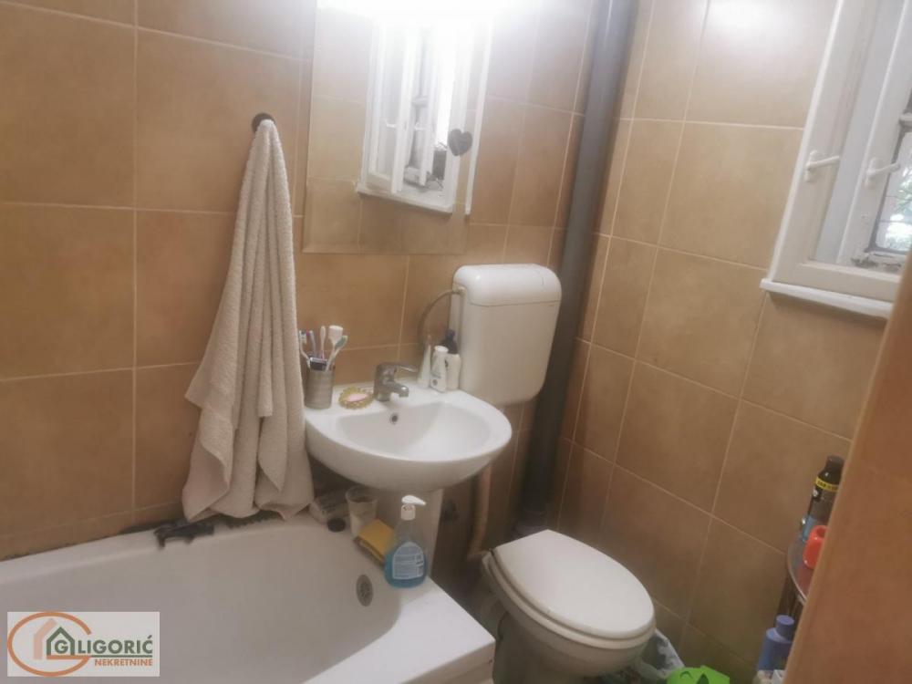 Stan na prodaju u Beogradu, Bulevar kralja Aleksandra, troiposoban, 90m2, cena 250000 evra