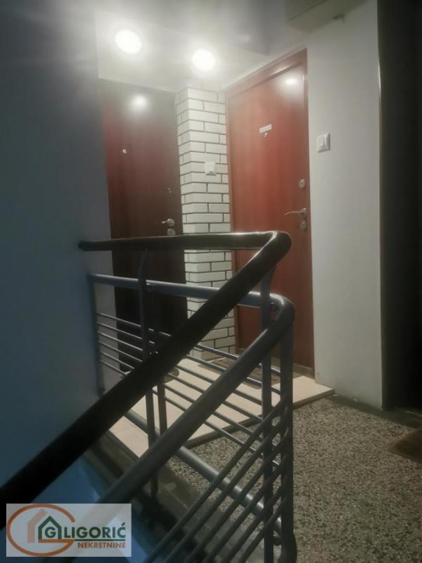 Stan na prodaju u Beogradu, Bulevar kralja Aleksandra, troiposoban, 90m2, cena 250000 evra