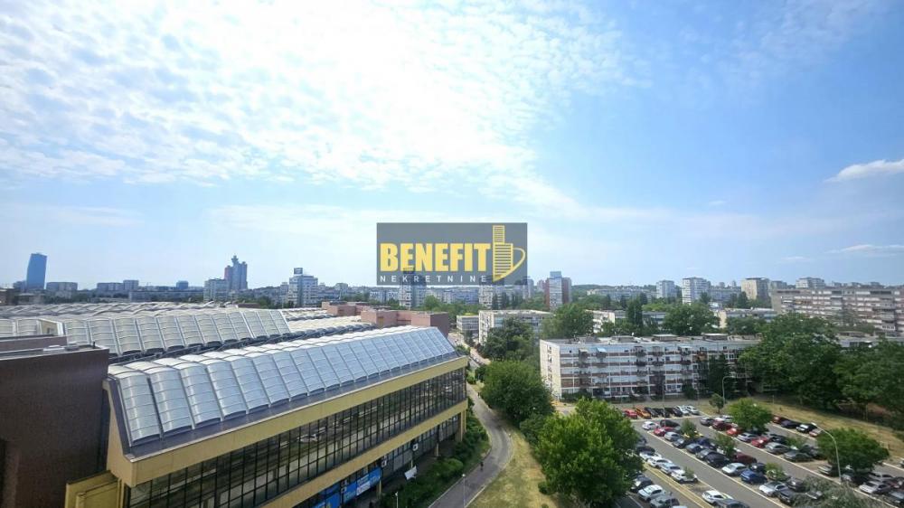 Stan na prodaju u Beogradu, cetvorosoban, 136m2, cena 720000 evra
