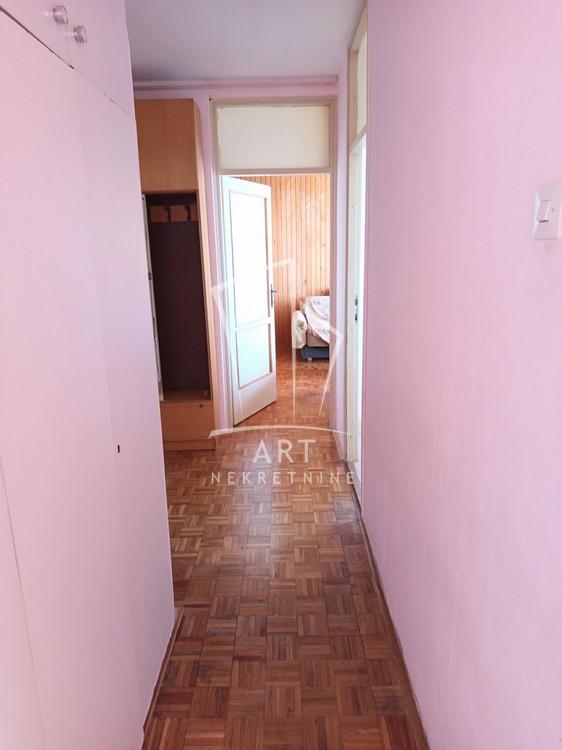 Stan na prodaju u Beogradu, Novi Beograd blok 62, dvoiposoban, 63m2, cena 171000 evra