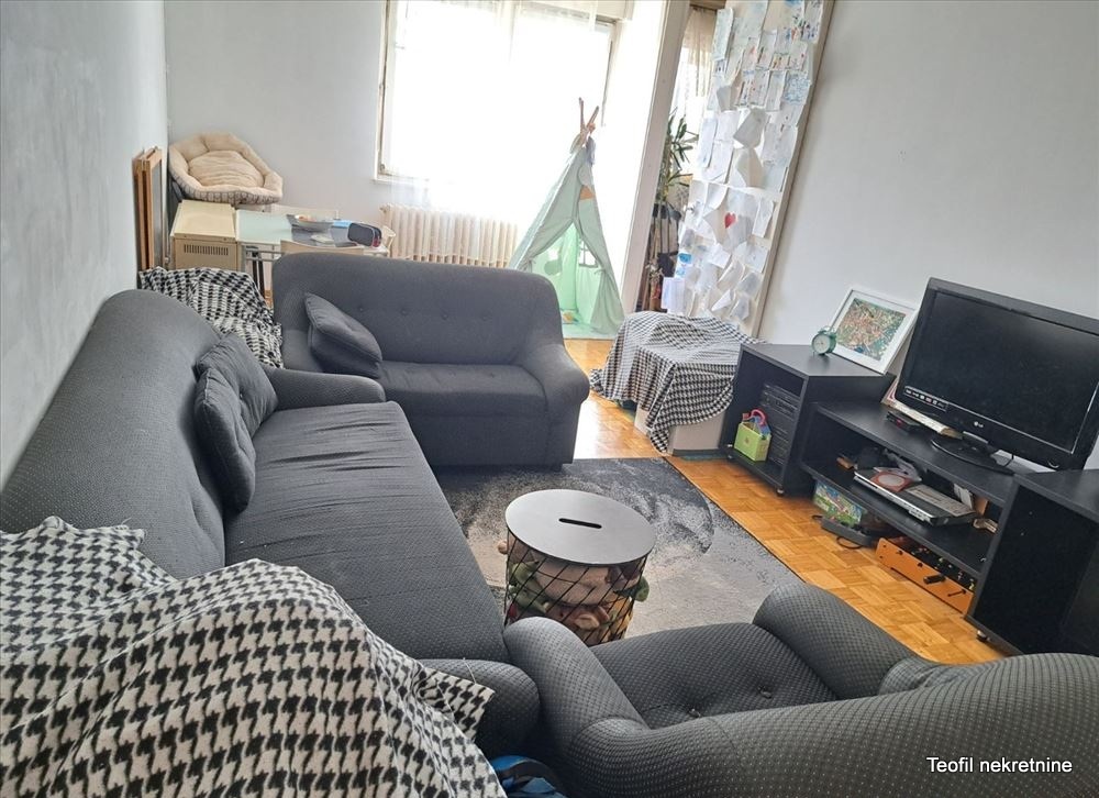 Stan na prodaju u Beogradu, Crveni Krst, troiposoban, 72m2, cena 195500 evra