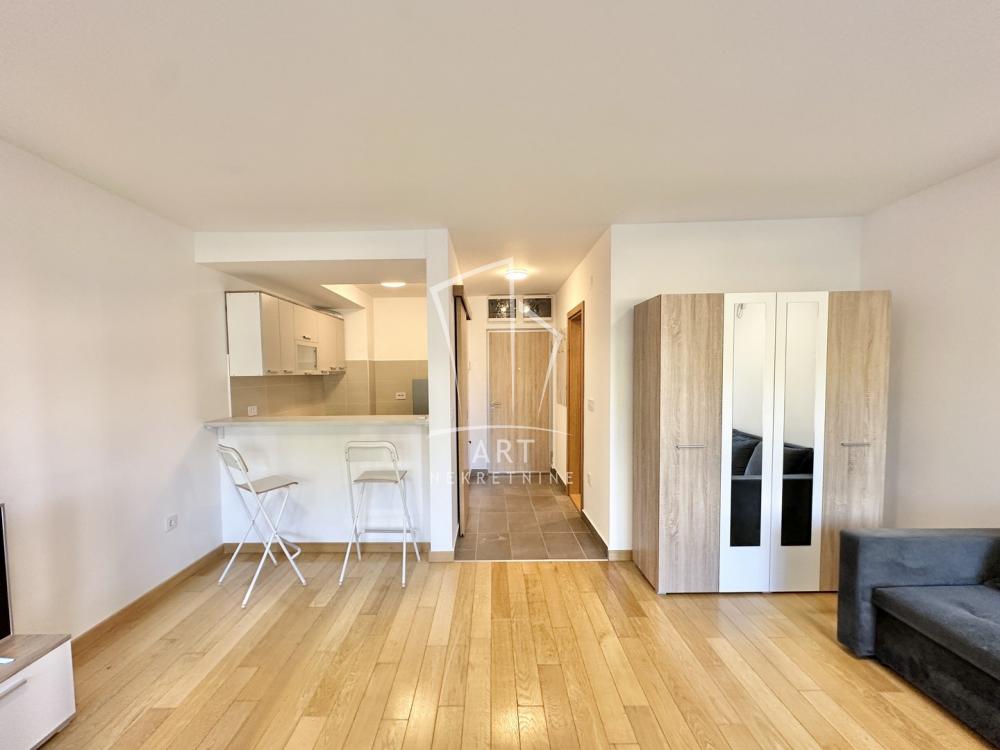Stan na prodaju u Beogradu, Zemun, jednosoban, 38m2, cena 159950 evra