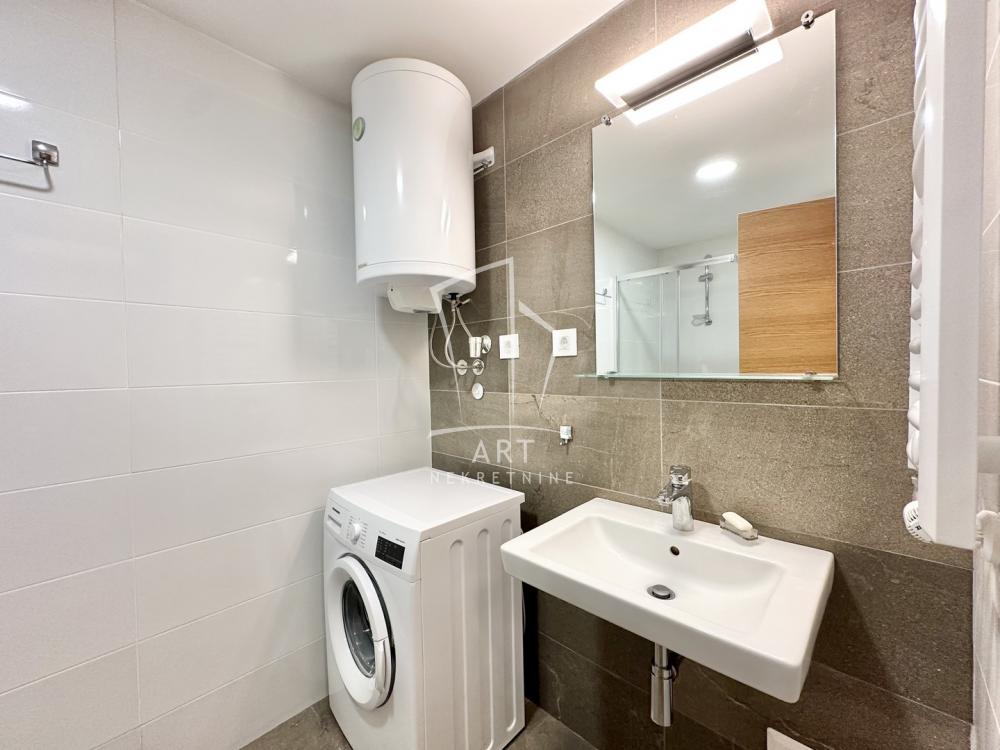 Stan na prodaju u Beogradu, Zemun, jednosoban, 38m2, cena 159950 evra