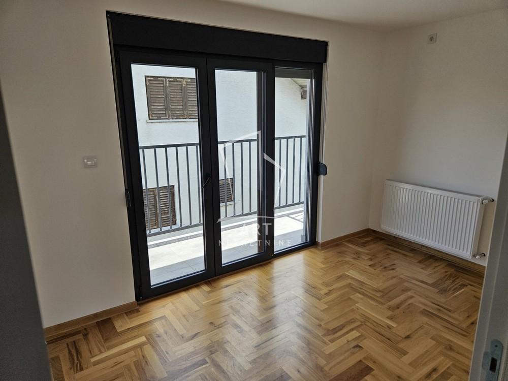 Stan na prodaju u Beogradu, Čukarica, dvoiposoban, 63m2, cena 113400 evra