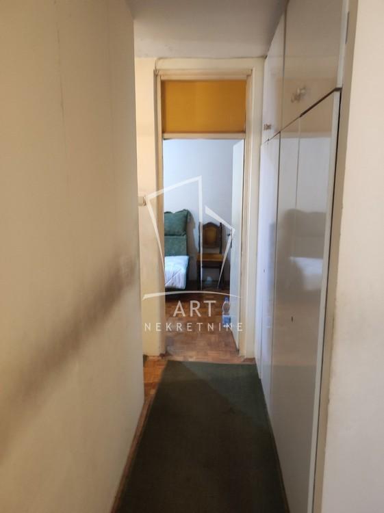 Stan na prodaju u Beogradu, Novi Beograd blok 63, dvoiposoban, 65m2, cena 168960 evra