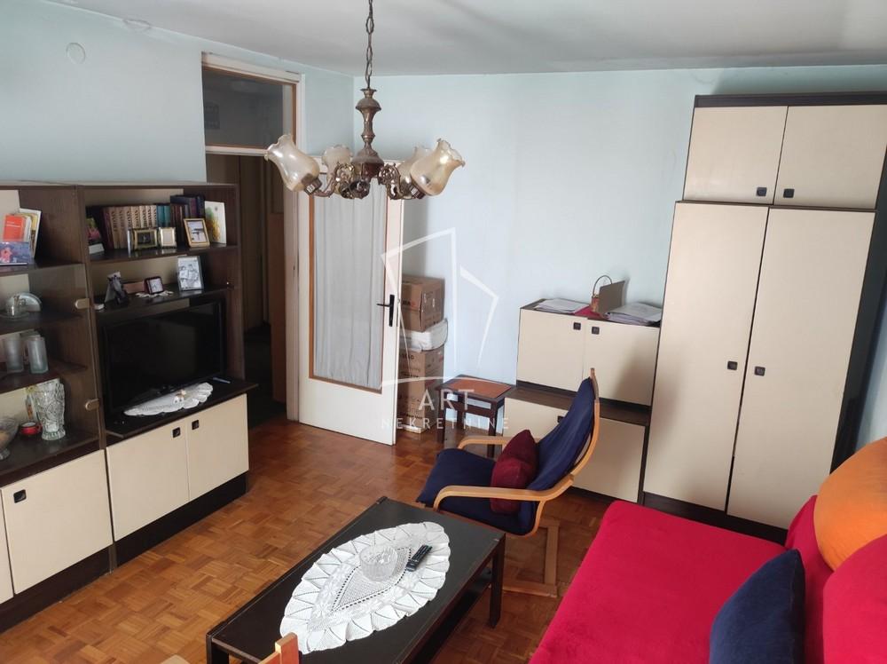 Stan na prodaju u Beogradu, Novi Beograd blok 63, dvoiposoban, 65m2, cena 168960 evra