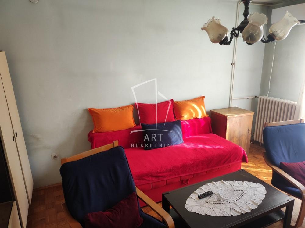 Stan na prodaju u Beogradu, Novi Beograd blok 63, dvoiposoban, 65m2, cena 168960 evra