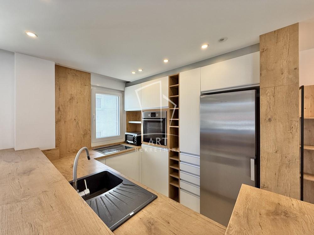 Stan na prodaju u Beogradu, Pašino brdo, cetvorosoban, 130m2, cena 357500 evra